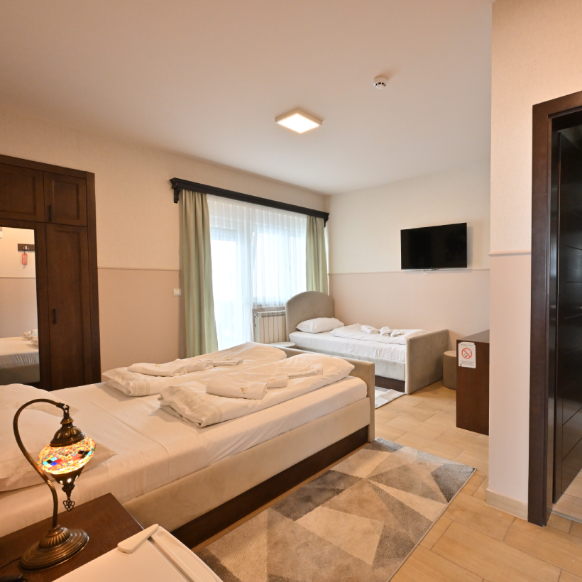 Trokrevetna soba 109 – Hotel Lane Sjenica